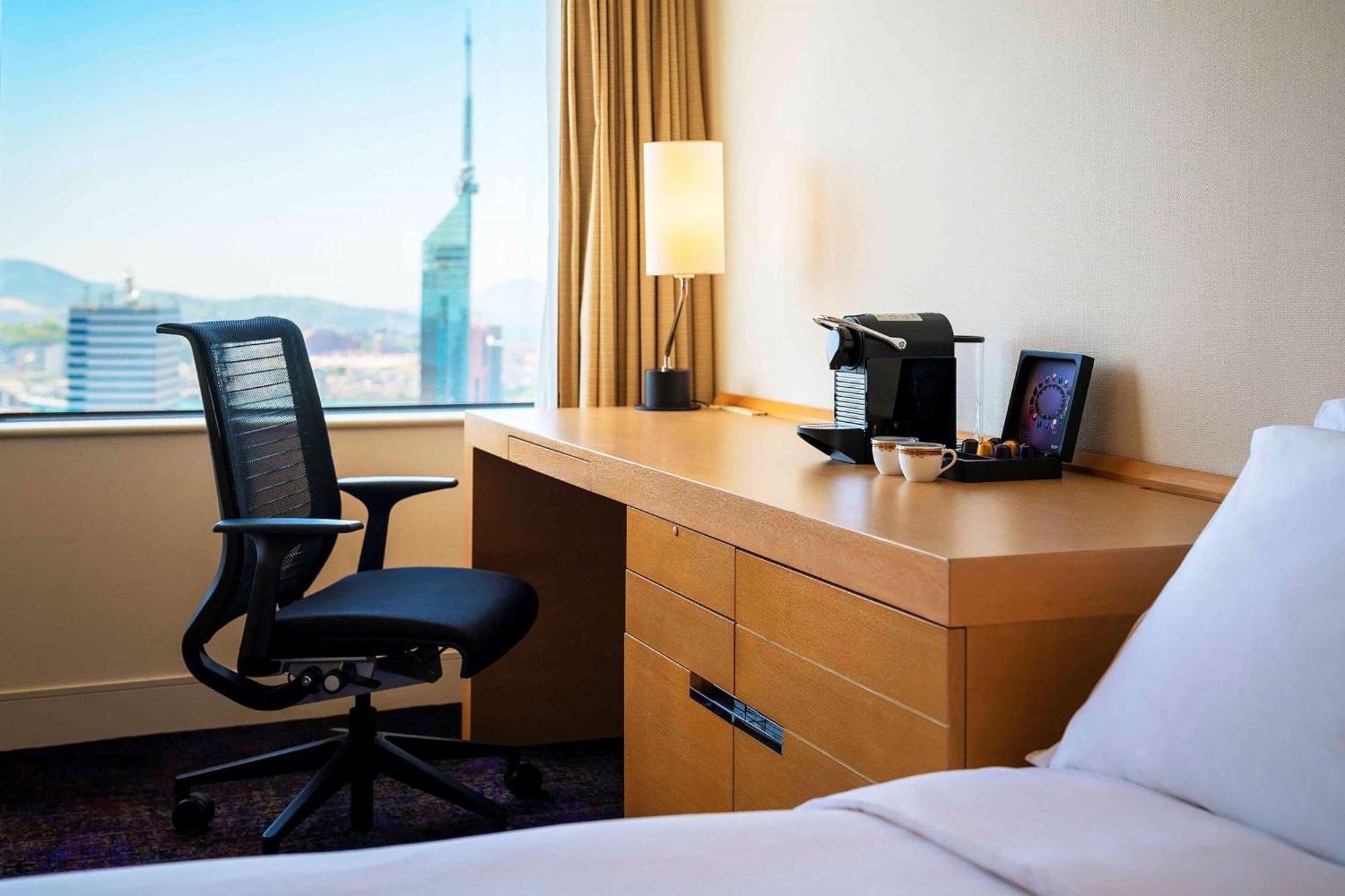Готель Hilton Fukuoka Sea Hawk Екстер'єр фото