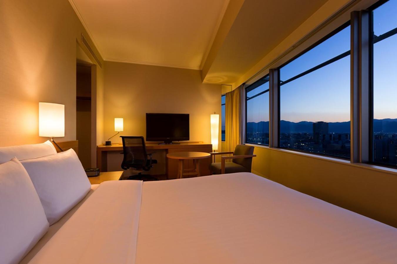 Готель Hilton Fukuoka Sea Hawk Екстер'єр фото